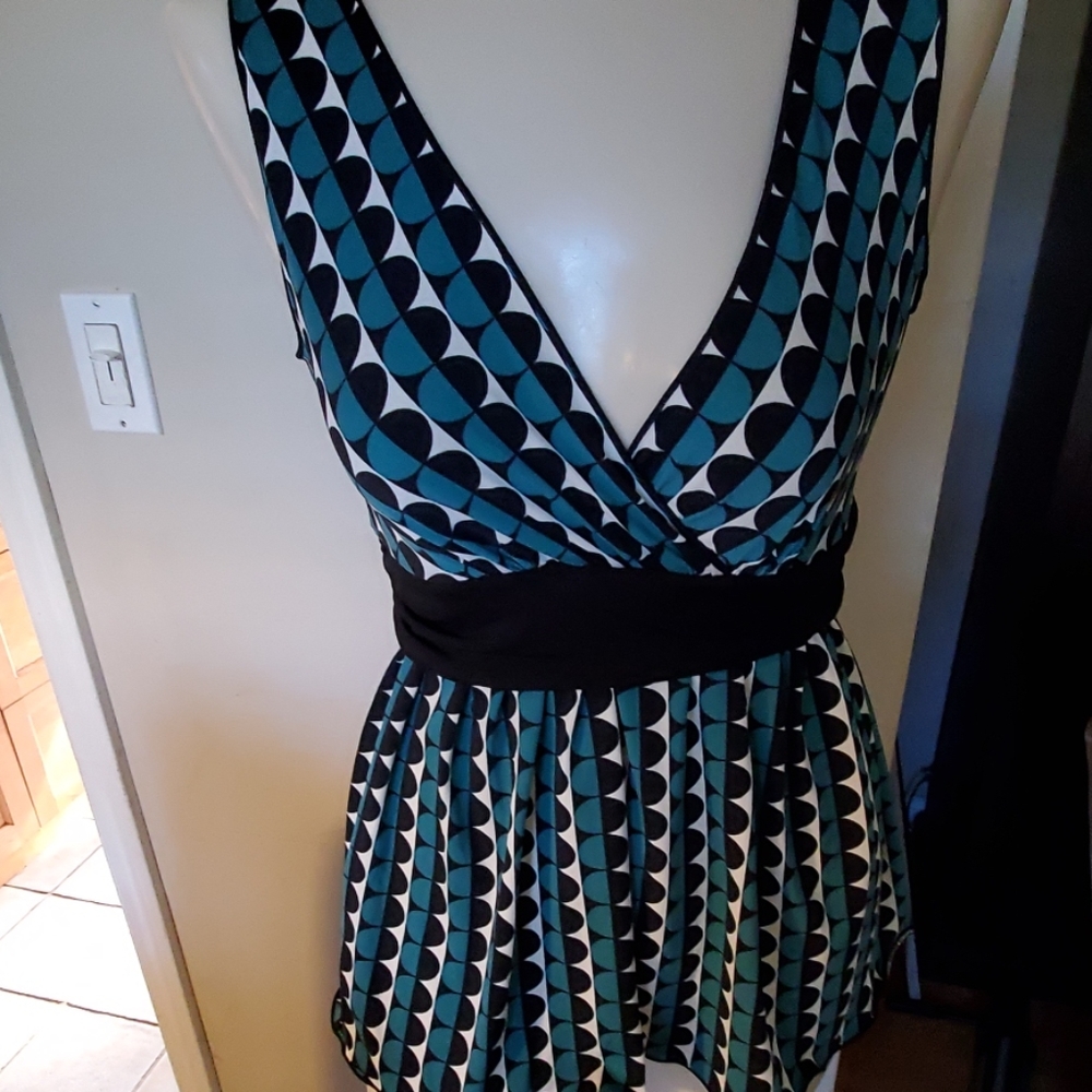 Studio  M.sleeveless top.